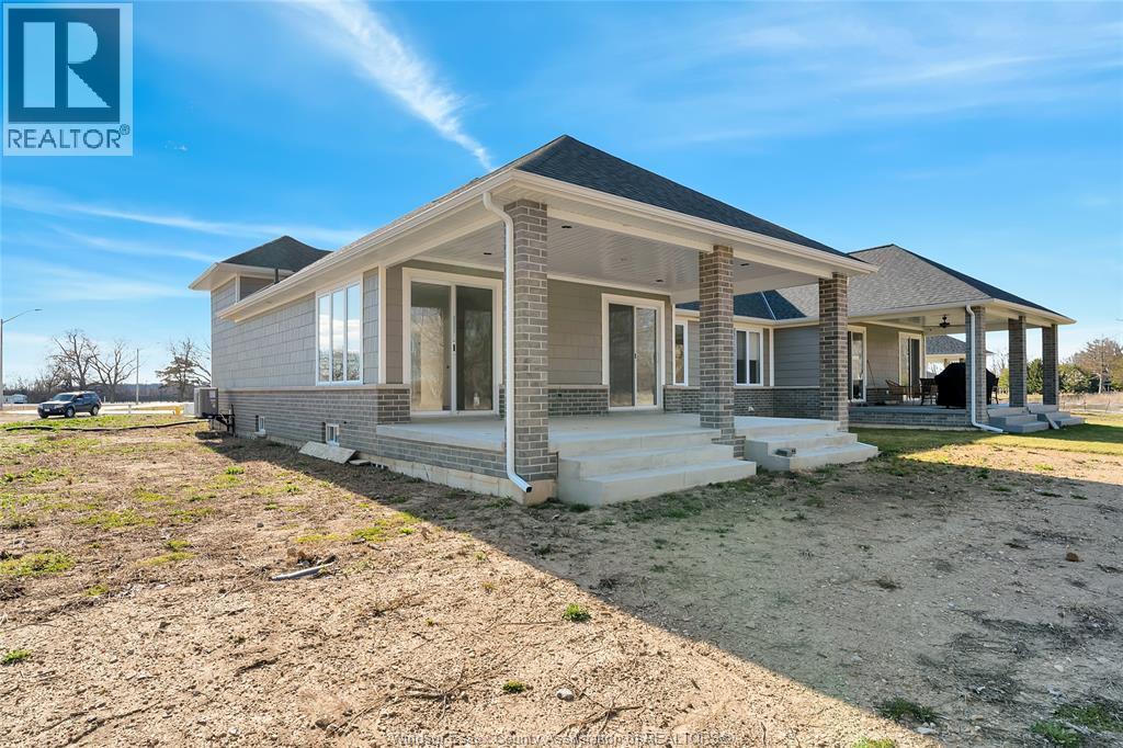 31 Sandcastle, Amherstburg, ON - Outdoor