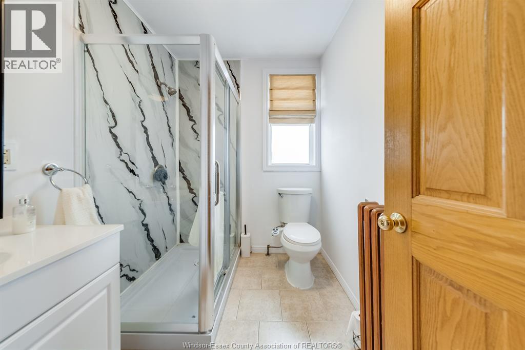 961 Ouellette Avenue Unit# 3, Windsor, ON - Indoor Photo Showing Bathroom