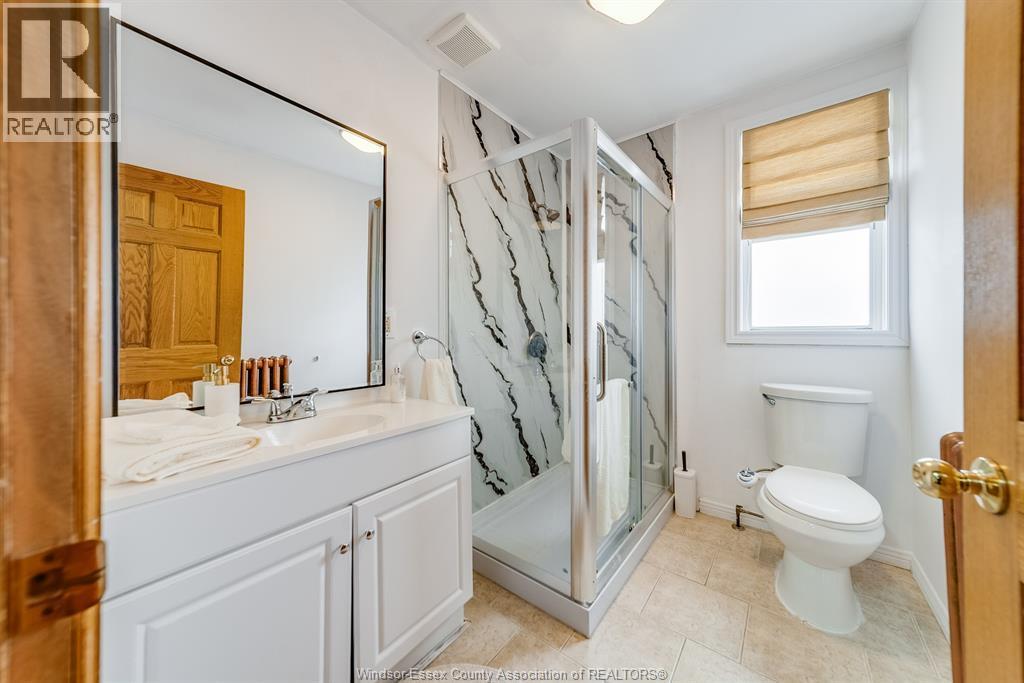 961 Ouellette Avenue Unit# 3, Windsor, ON - Indoor Photo Showing Bathroom