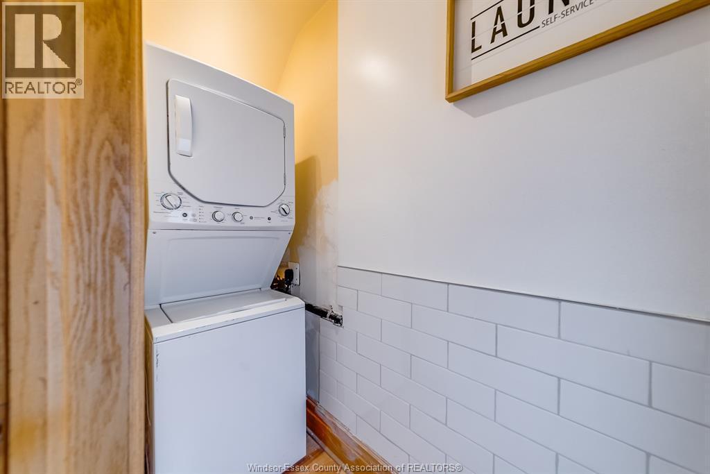 961 Ouellette Avenue Unit# 3, Windsor, ON - Indoor Photo Showing Laundry Room