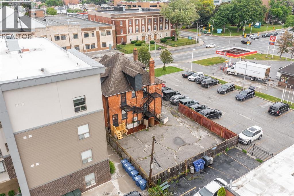 961 Ouellette Avenue Unit# 3, Windsor, ON - Outdoor