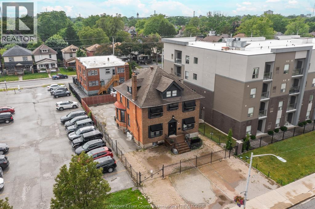 961 Ouellette Avenue Unit# 3, Windsor, ON - Outdoor