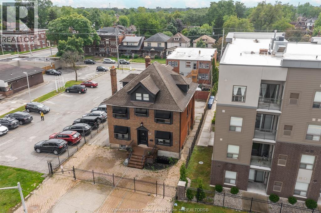 961 Ouellette Avenue Unit# 3, Windsor, ON - Outdoor