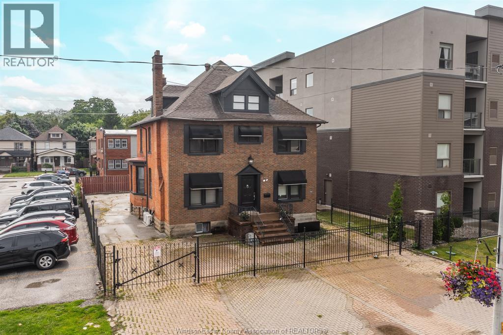 961 Ouellette Avenue Unit# 3, Windsor, ON - Outdoor