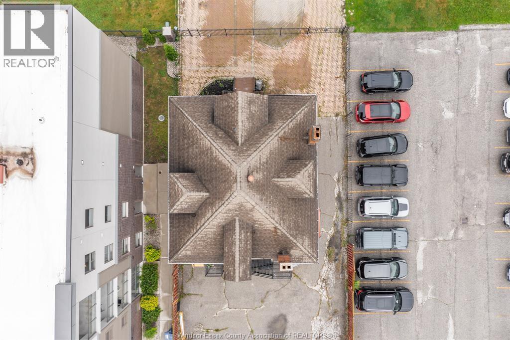 961 Ouellette Avenue Unit# 3, Windsor, ON - Outdoor