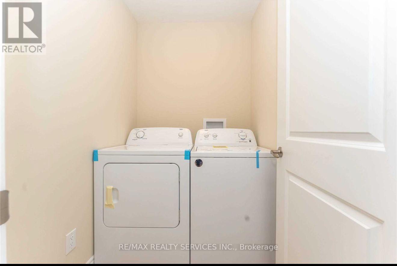 26 Sunflower Place, Welland, ON - Indoor Photo Showing Laundry Room