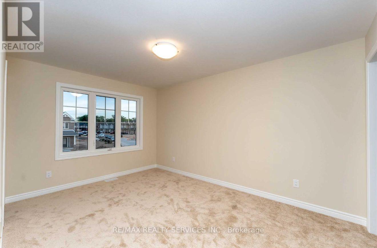 26 Sunflower Place, Welland, ON - Indoor Photo Showing Other Room