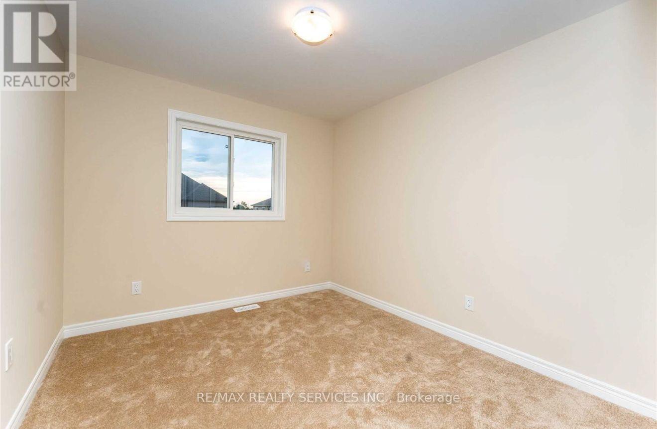 26 Sunflower Place, Welland, ON - Indoor Photo Showing Other Room