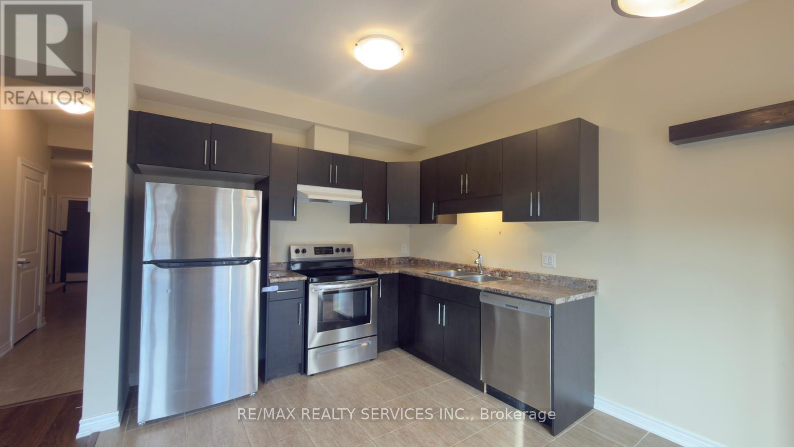 26 Sunflower Place, Welland, ON - Indoor Photo Showing Kitchen With Stainless Steel Kitchen With Double Sink