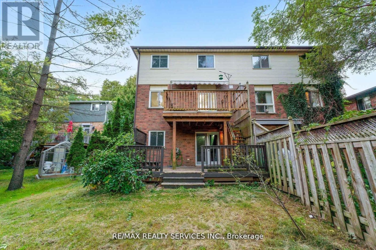 26 Woolwich Street, Kitchener, ON - Outdoor