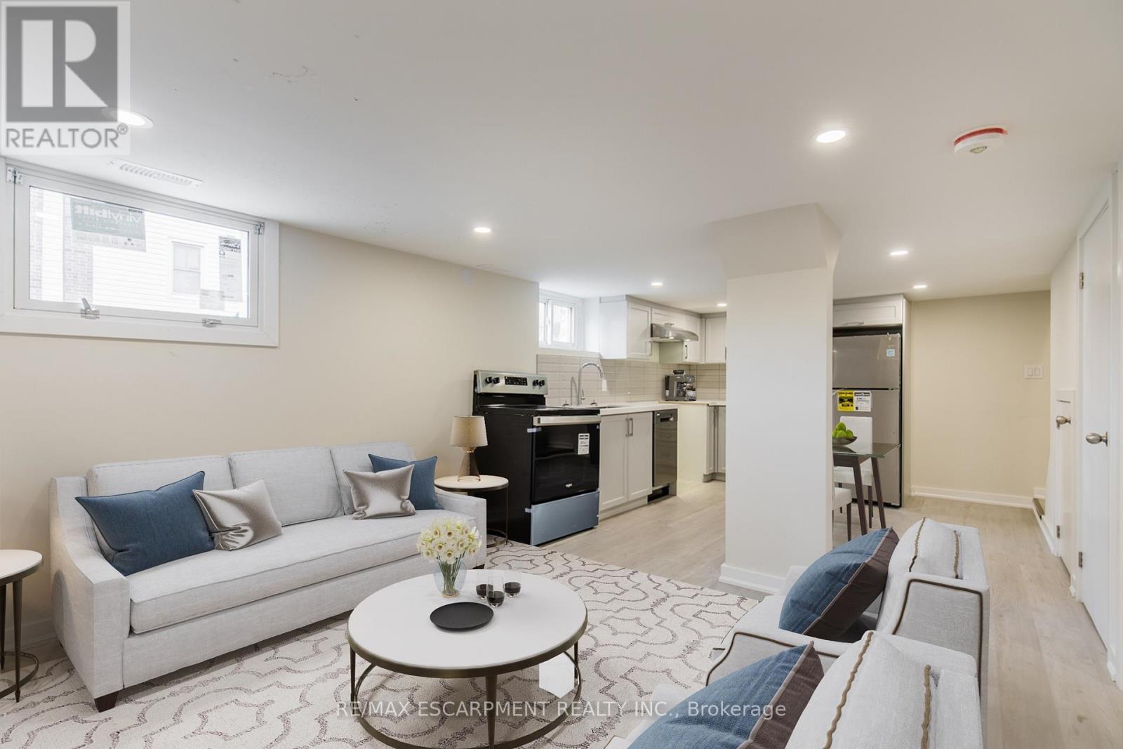 2 - 129 East 22Nd Street, Hamilton, ON - Indoor