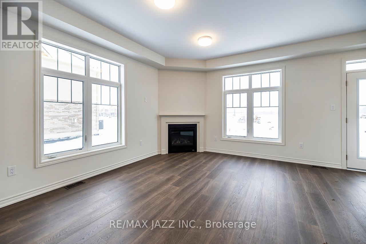 67 Debois Street, Kawartha Lakes (Lindsay), ON - Indoor Photo Showing Living Room With Fireplace