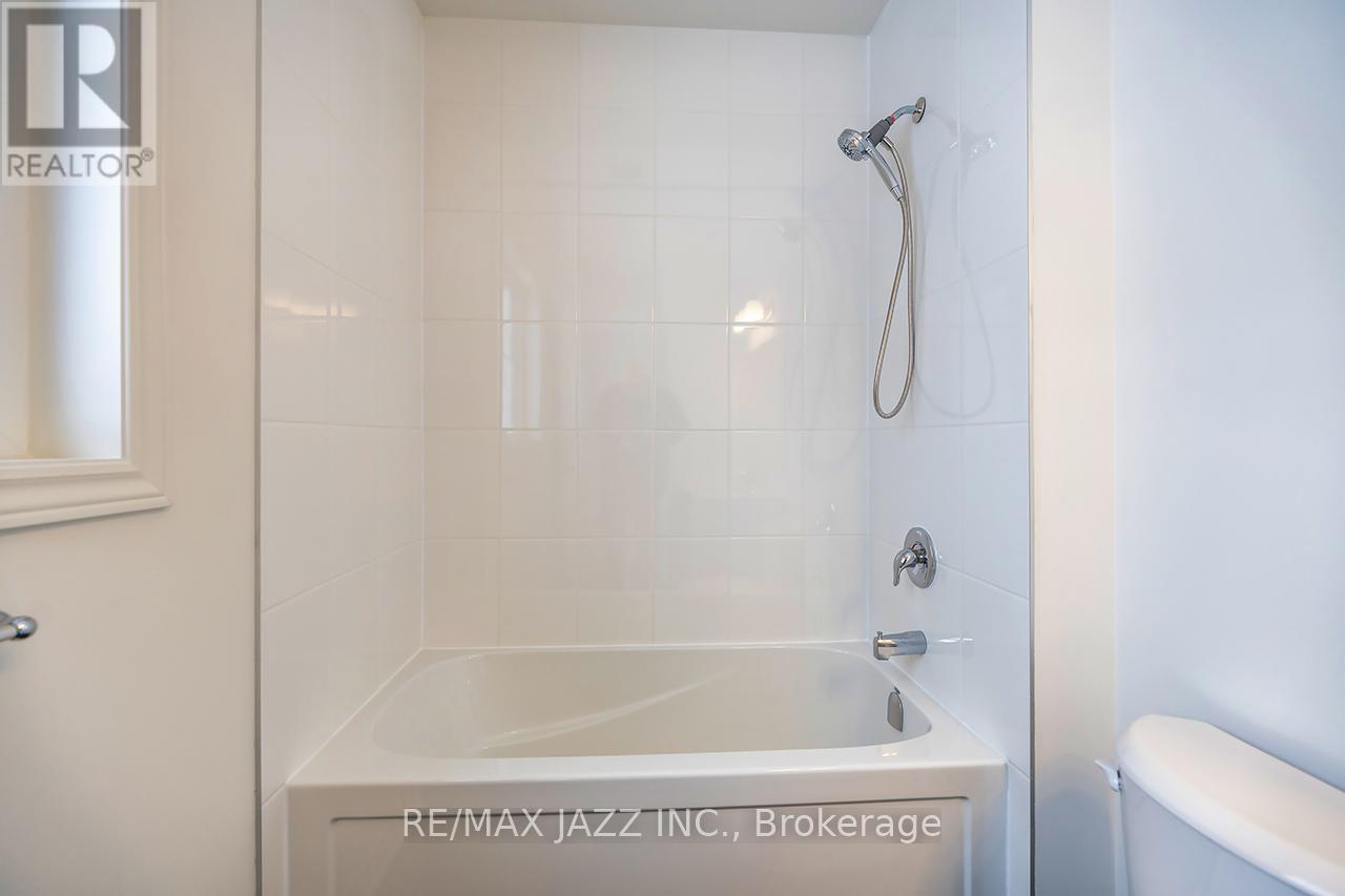 67 Debois Street, Kawartha Lakes (Lindsay), ON - Indoor Photo Showing Bathroom
