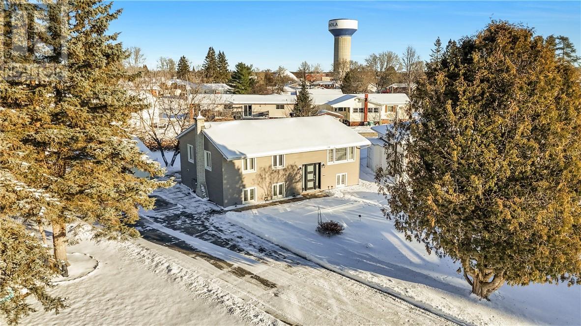 3 Wagosh, Espanola, ON - Outdoor