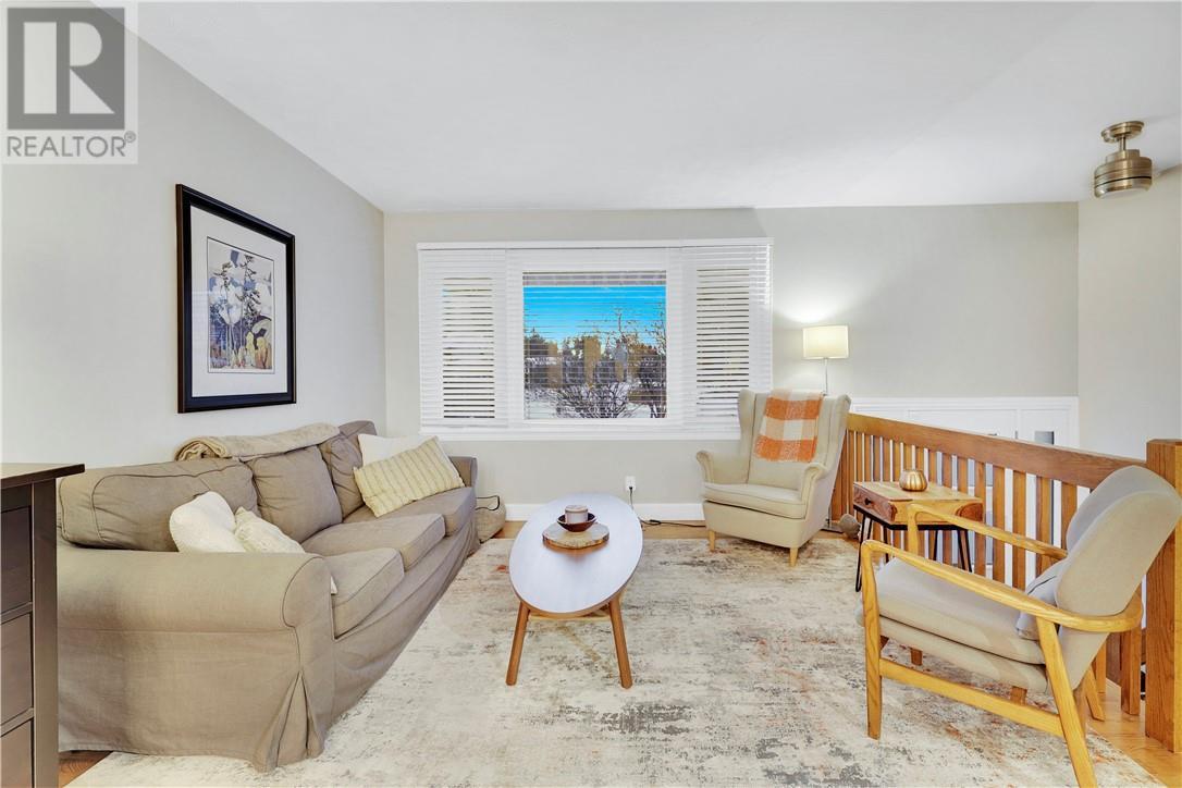 3 Wagosh, Espanola, ON - Indoor Photo Showing Living Room