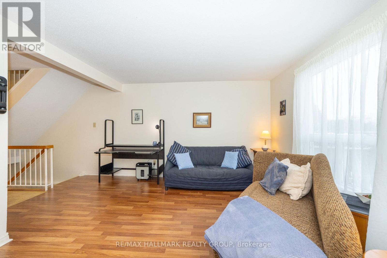 29 - 935 Cookshire Crescent, Ottawa, ON - Indoor Photo Showing Living Room
