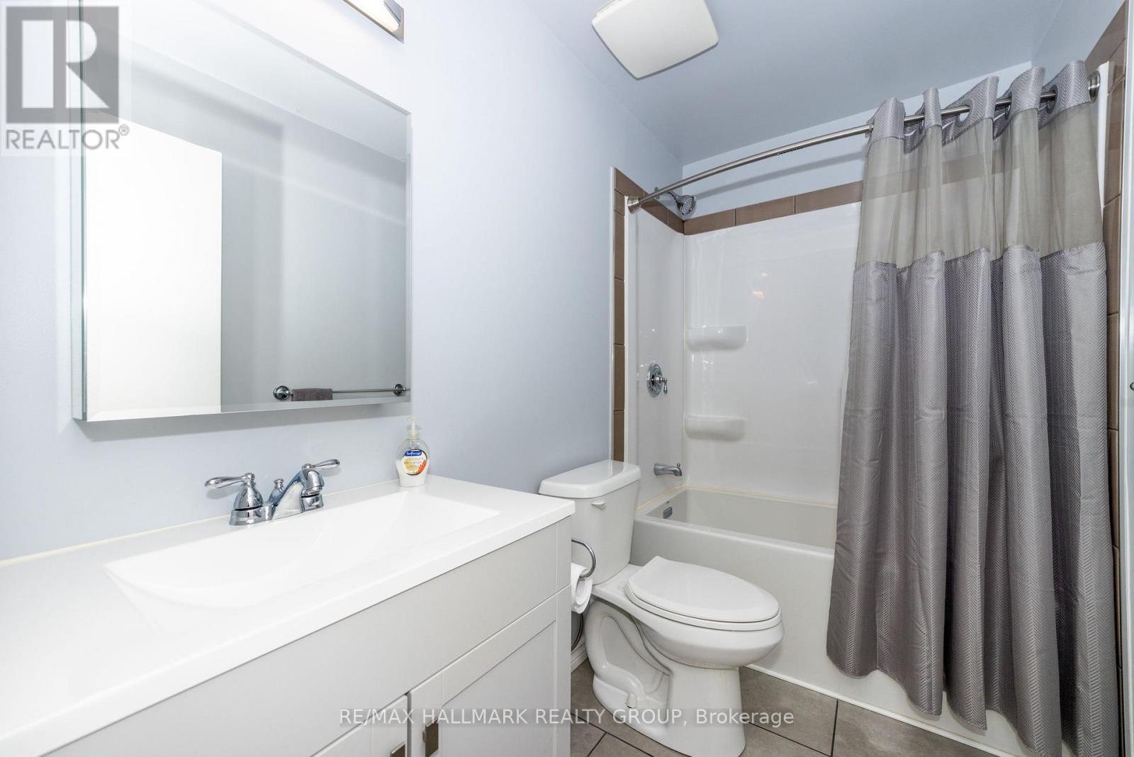 29 - 935 Cookshire Crescent, Ottawa, ON - Indoor Photo Showing Bathroom