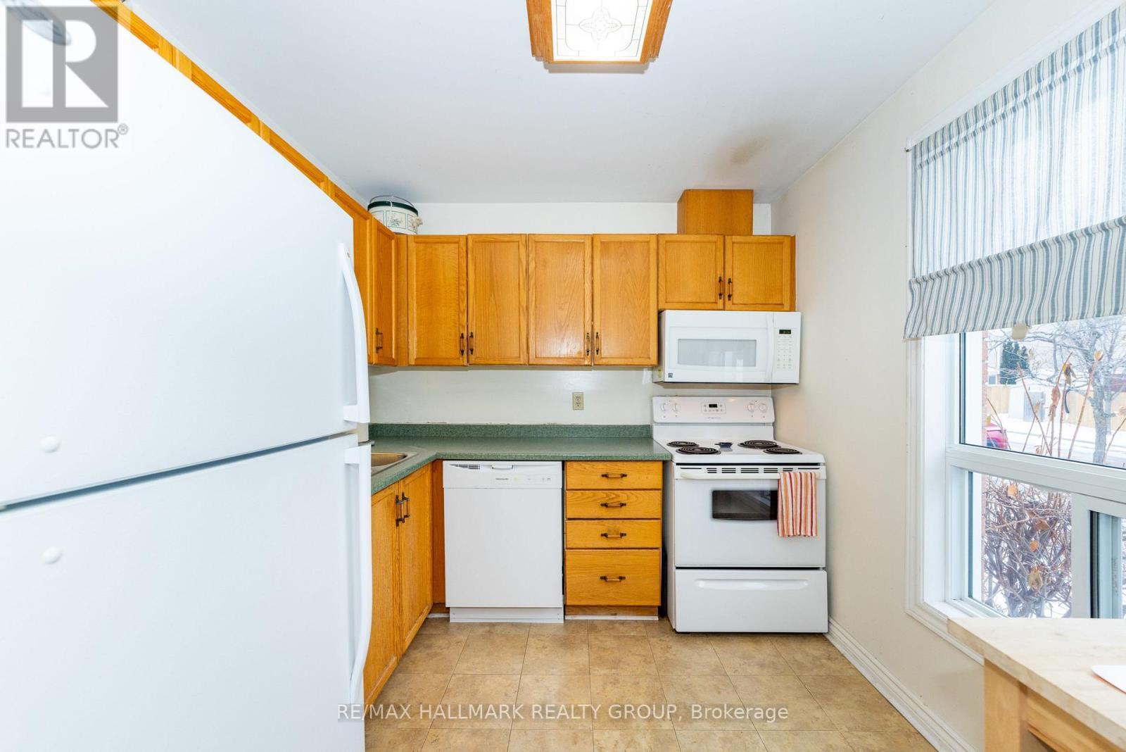 29 - 935 Cookshire Crescent, Ottawa, ON - Indoor Photo Showing Kitchen
