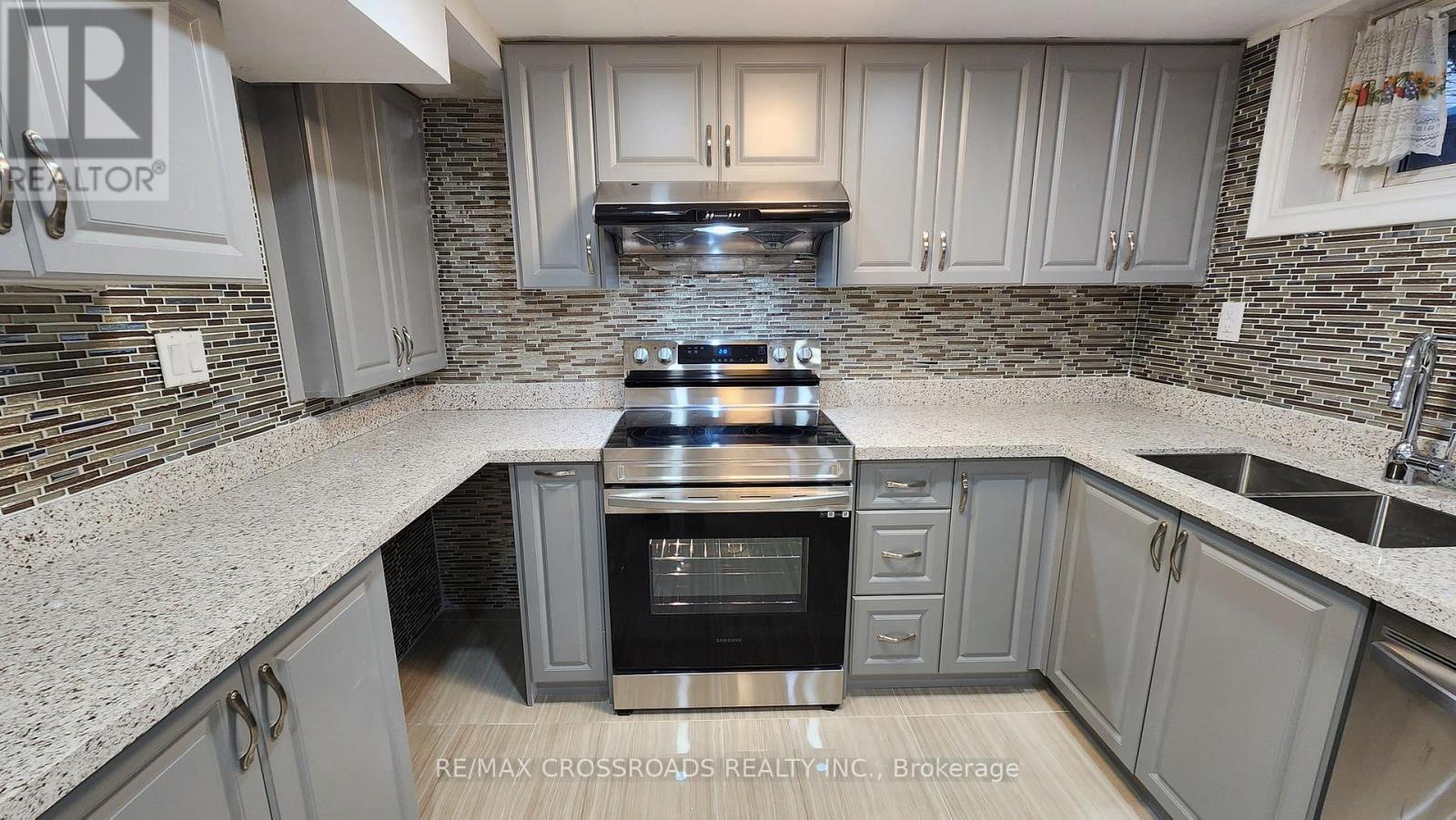 Bsmt - 20 Massie Street, Toronto, ON - Indoor Photo Showing Kitchen With Double Sink With Upgraded Kitchen