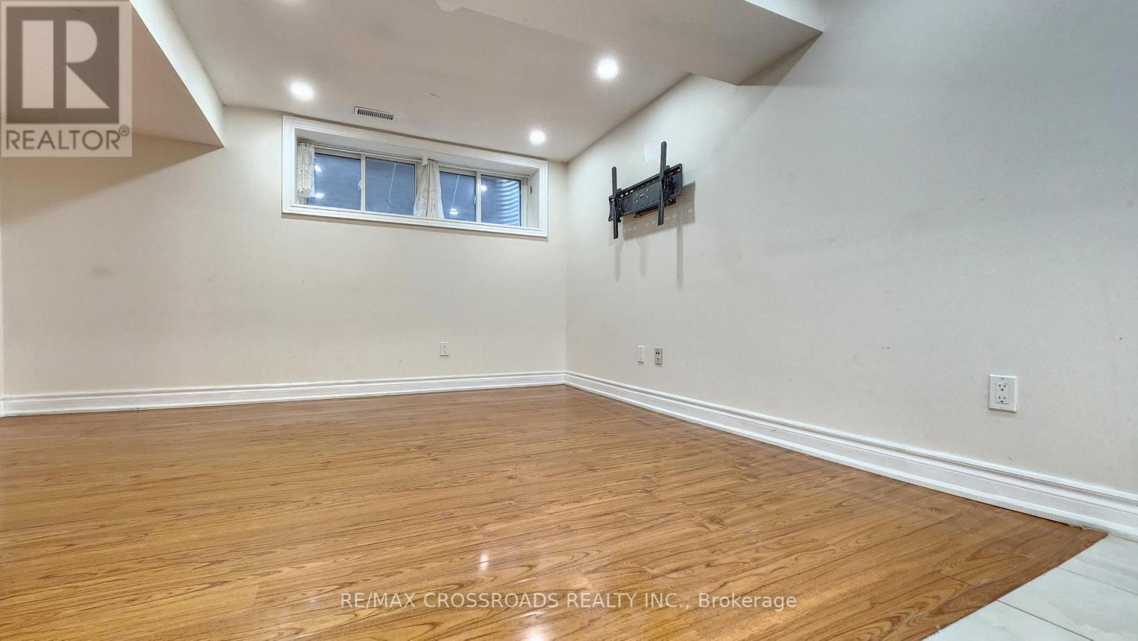 Bsmt - 20 Massie Street, Toronto, ON - Indoor Photo Showing Other Room