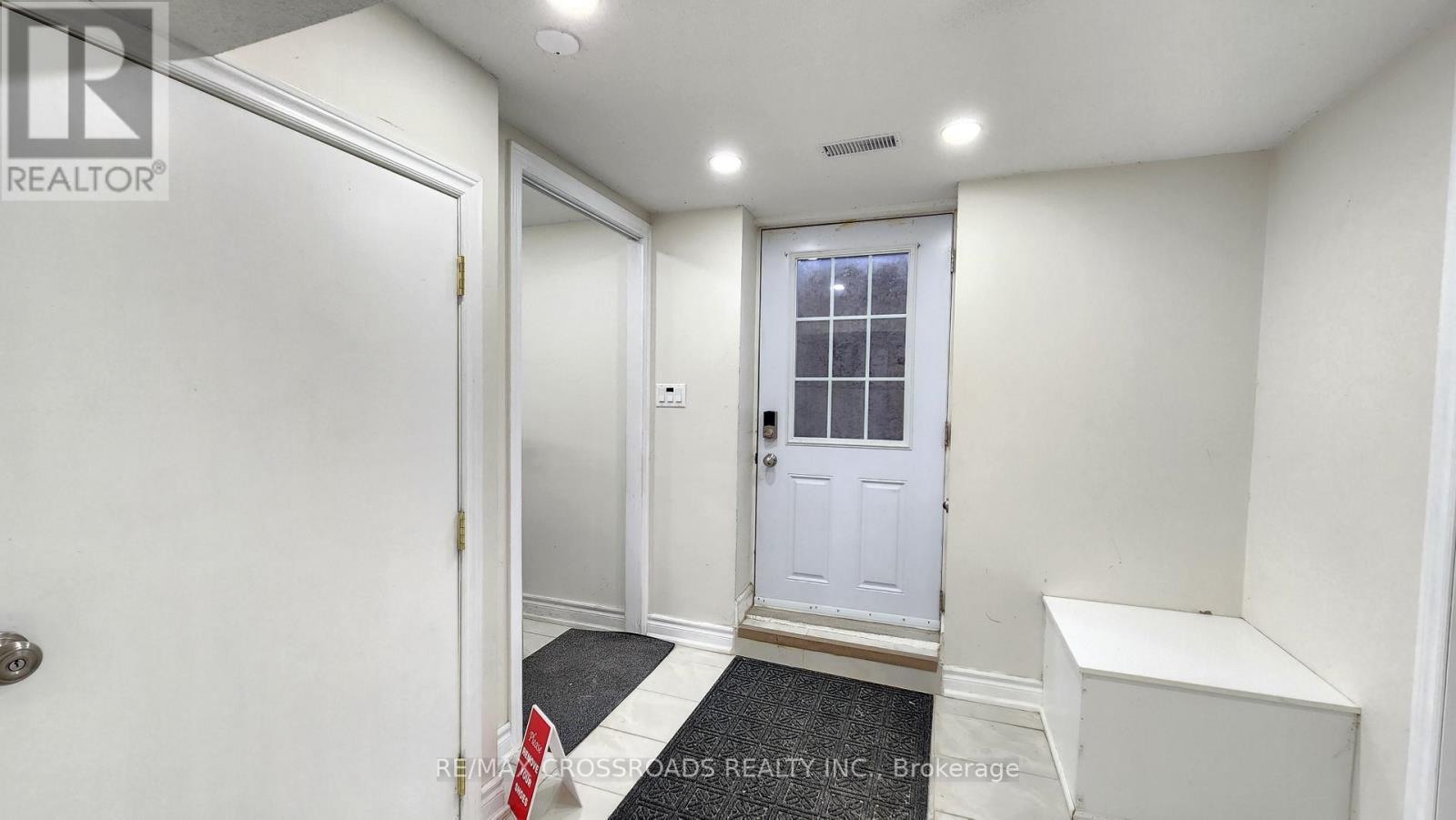 Bsmt - 20 Massie Street, Toronto, ON - Indoor Photo Showing Other Room