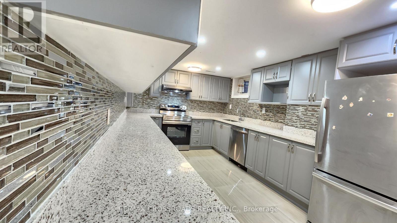 Bsmt - 20 Massie Street, Toronto, ON - Indoor Photo Showing Kitchen With Upgraded Kitchen