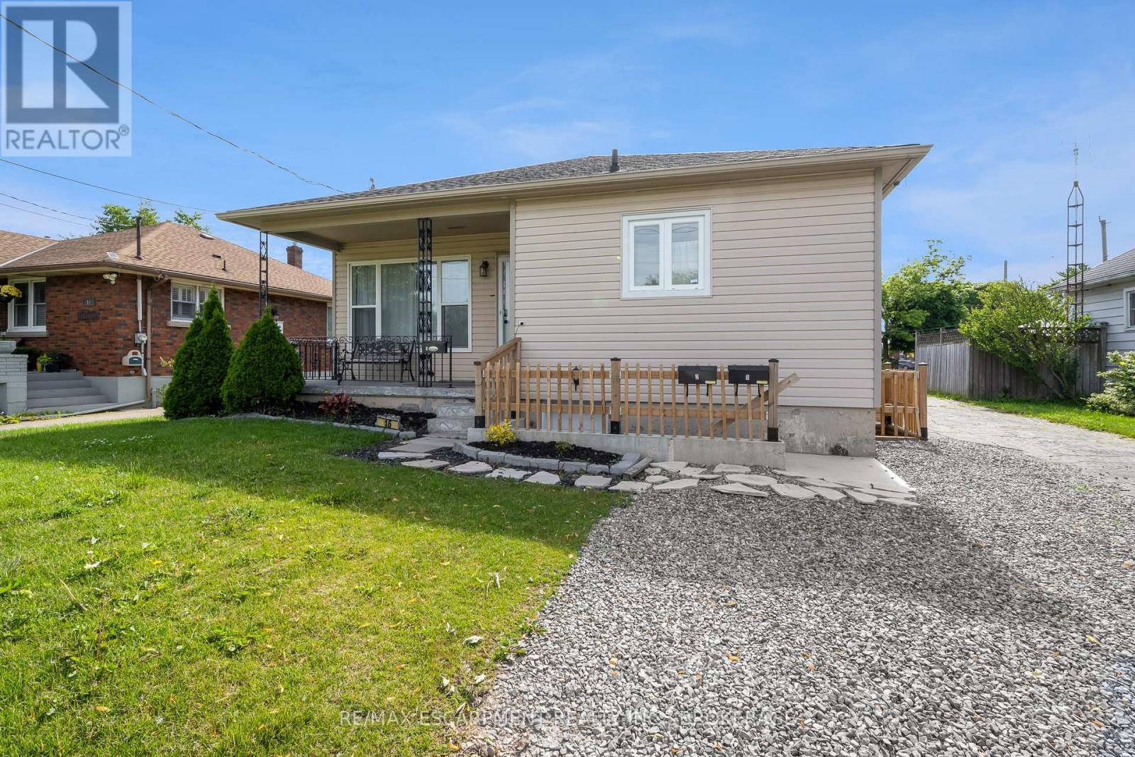 Main - 16 Golden Boulevard E, Welland (Lincoln/Crowland), ON - Outdoor With Deck Patio Veranda