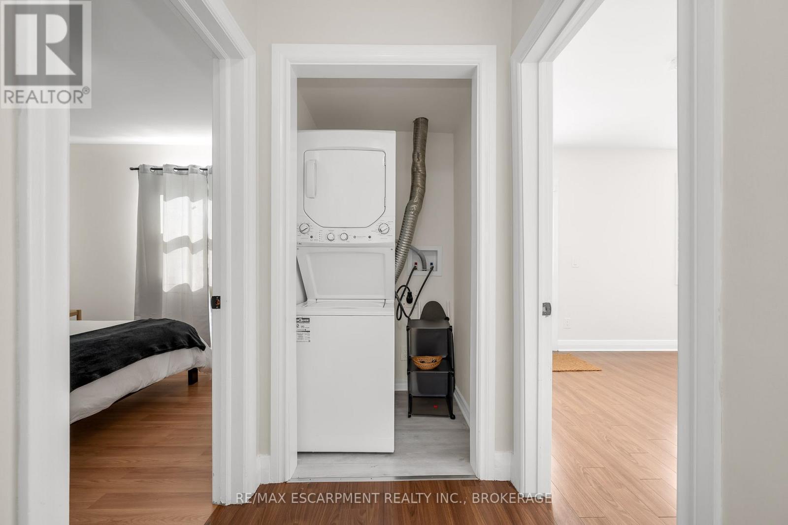 Main - 16 Golden Boulevard E, Welland (Lincoln/Crowland), ON - Indoor Photo Showing Laundry Room