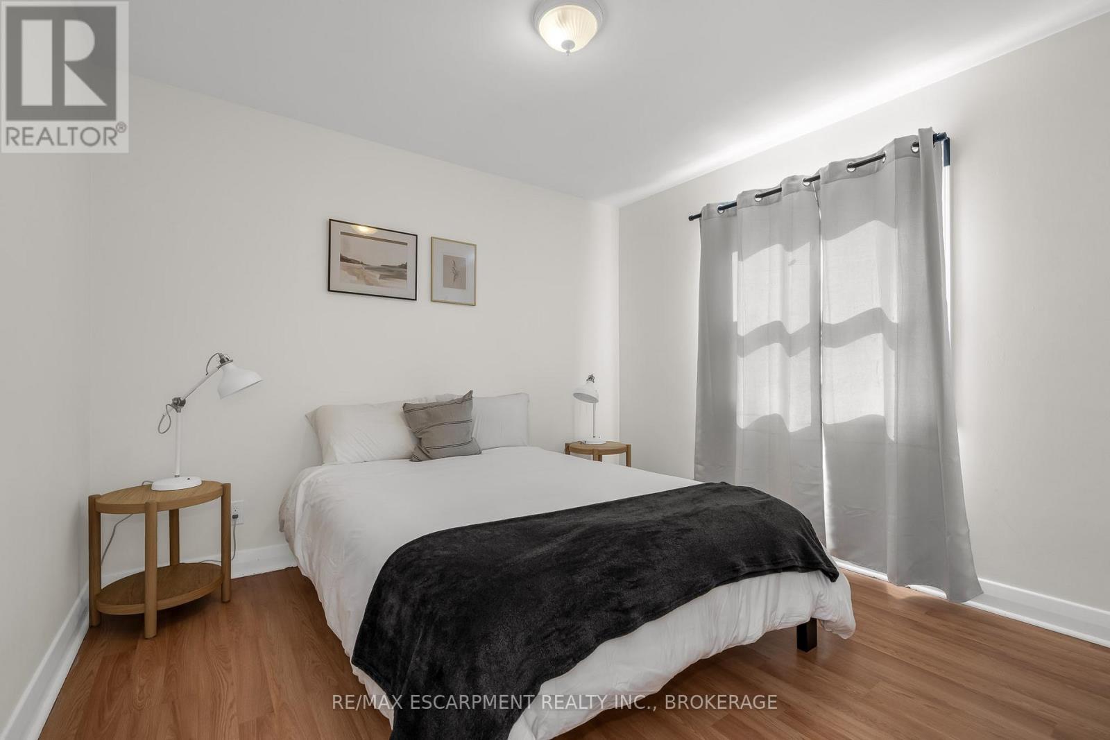 Main - 16 Golden Boulevard E, Welland (Lincoln/Crowland), ON - Indoor Photo Showing Bedroom