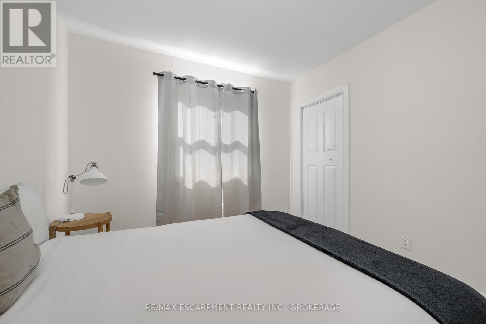 Main - 16 Golden Boulevard E, Welland (Lincoln/Crowland), ON - Indoor Photo Showing Bedroom