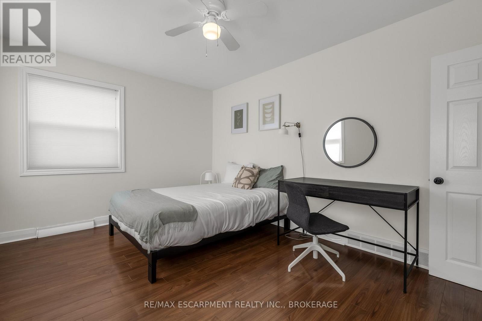 Main - 16 Golden Boulevard E, Welland (Lincoln/Crowland), ON - Indoor Photo Showing Bedroom