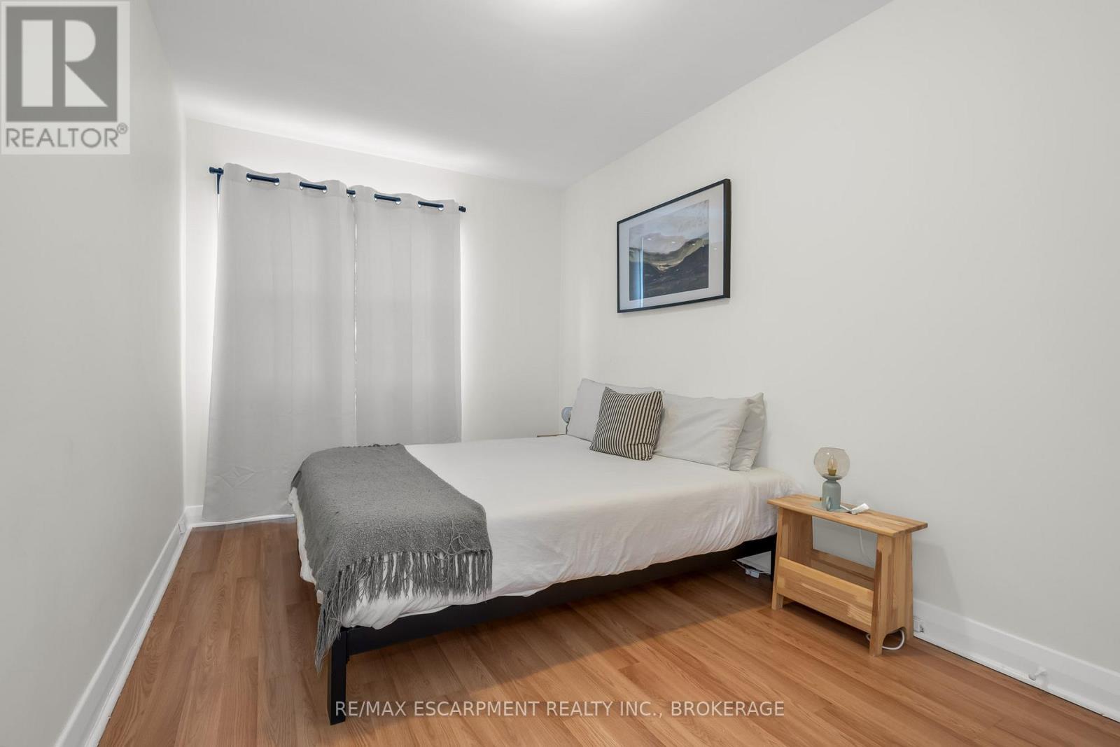 Main - 16 Golden Boulevard E, Welland (Lincoln/Crowland), ON - Indoor Photo Showing Bedroom