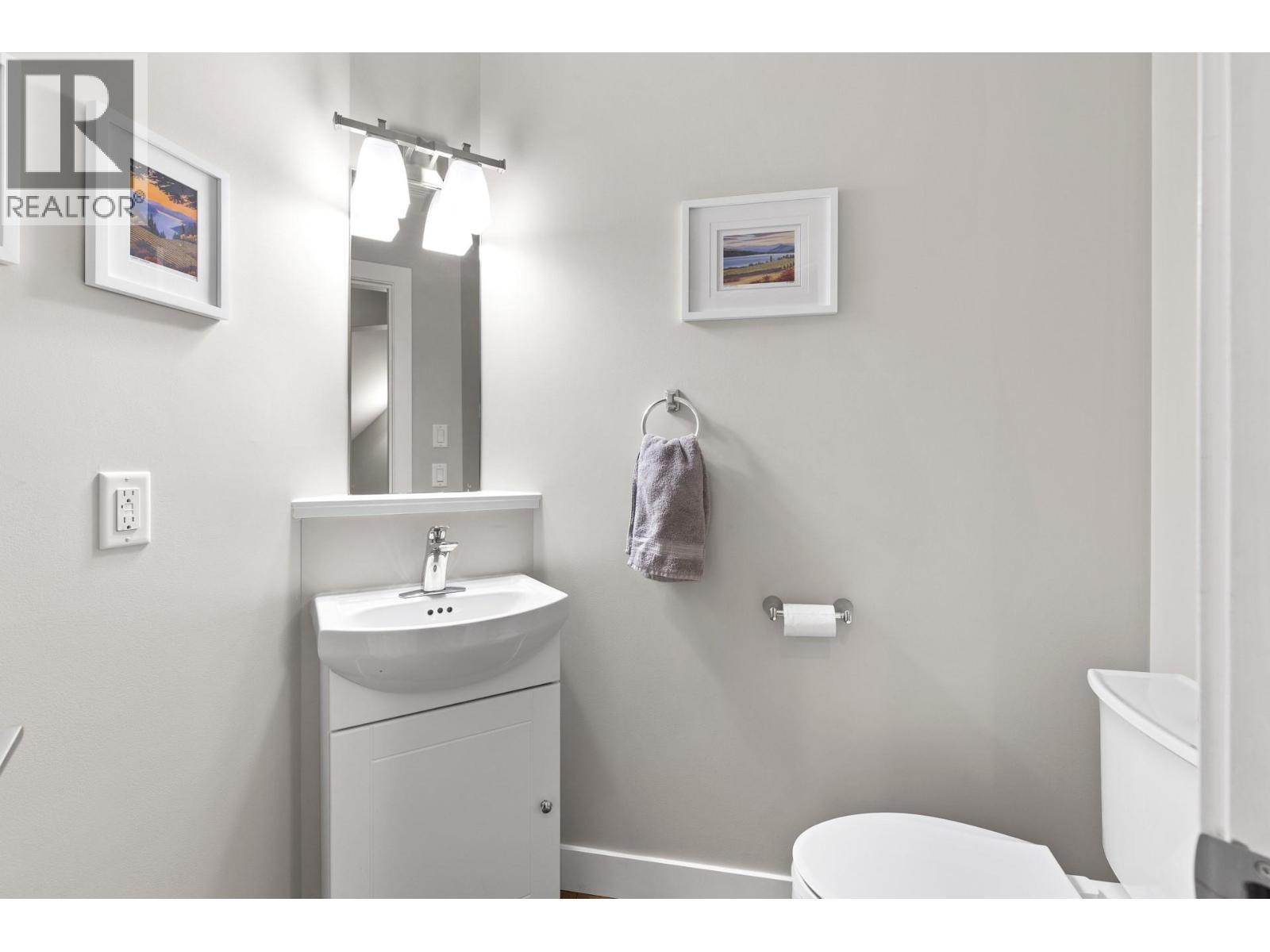 Powder room - 13265 Apex Drive, Lake Country, BC - Indoor Photo Showing Bathroom