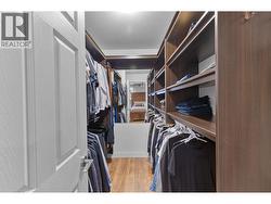Walk in closet -