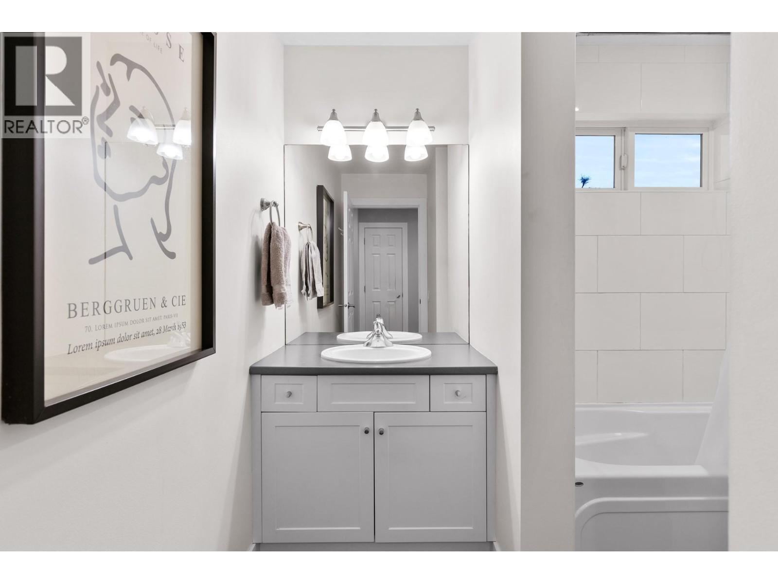 Upstairs bathroom - 13265 Apex Drive, Lake Country, BC - Indoor Photo Showing Bathroom