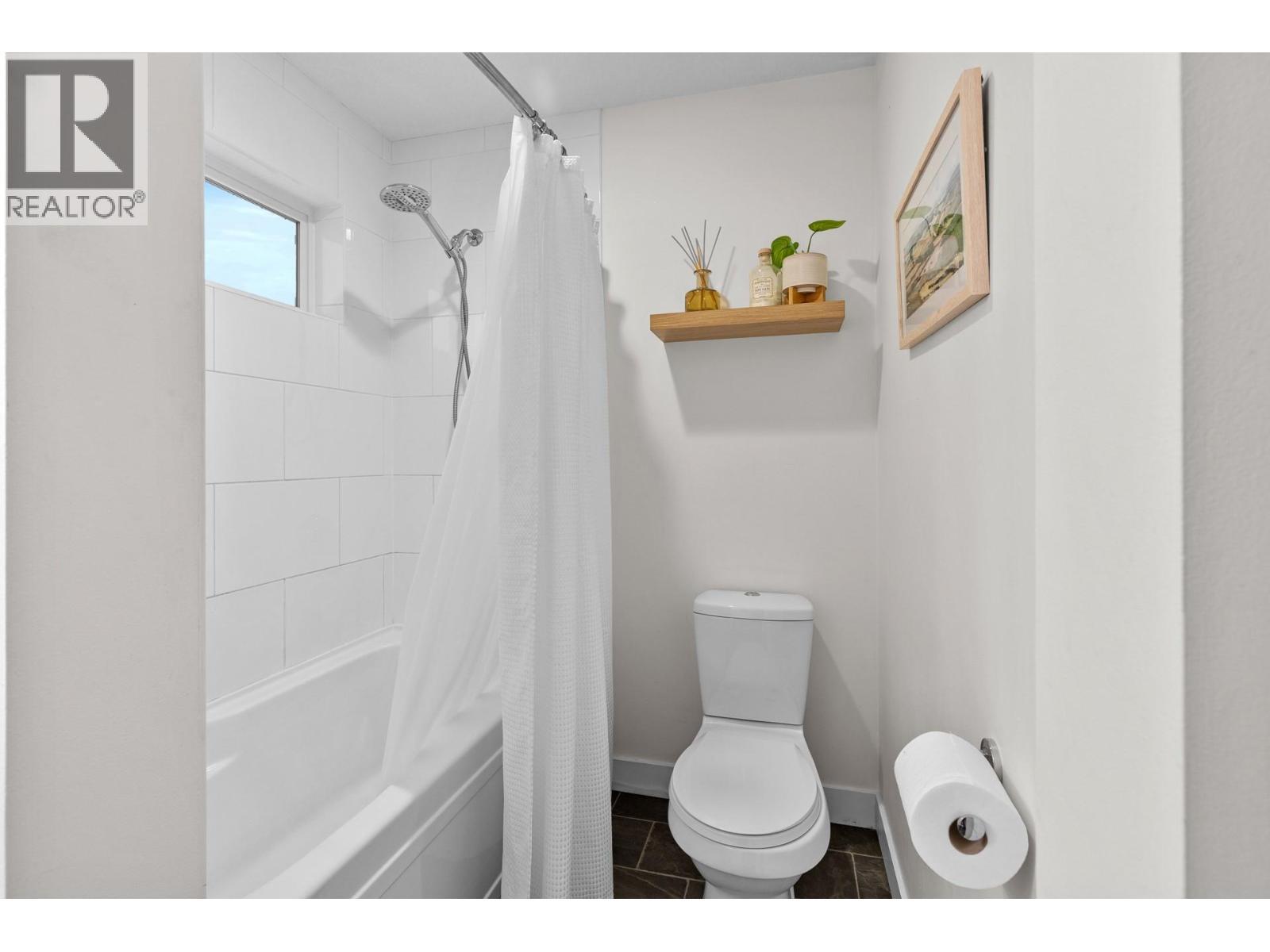 13265 Apex Drive, Lake Country, BC - Indoor Photo Showing Bathroom