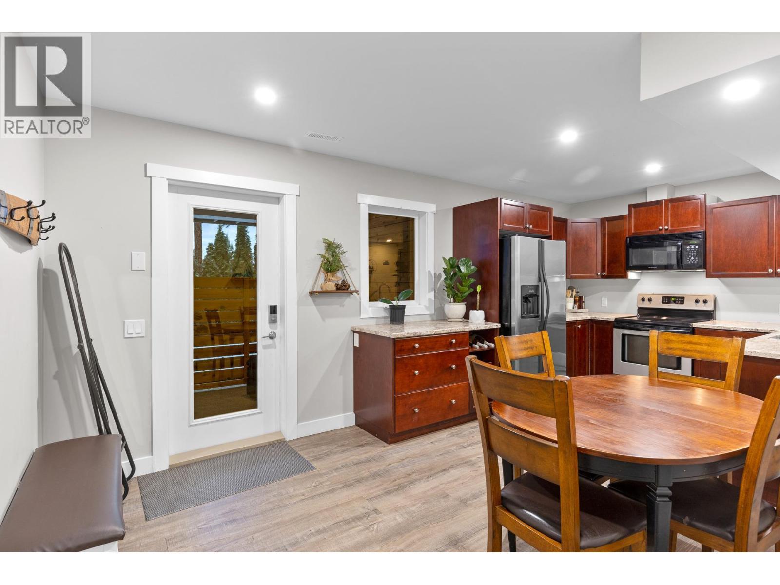 Authorized suite - dining / kitchen - 13265 Apex Drive, Lake Country, BC - Indoor