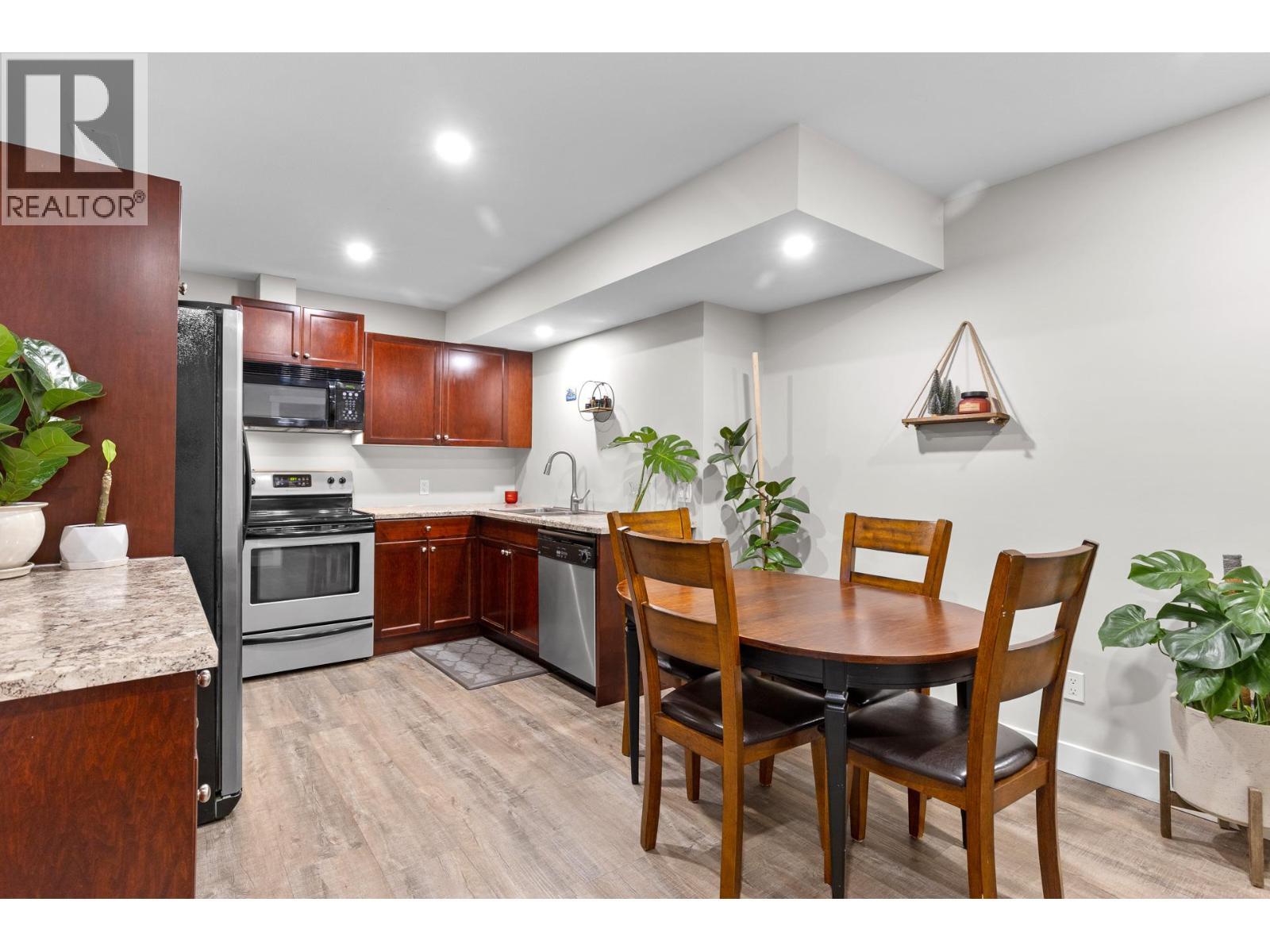 Authorized suite - dining / kitchen - 13265 Apex Drive, Lake Country, BC - Indoor