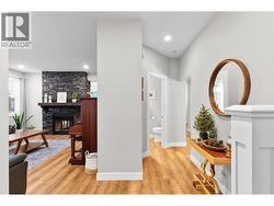 Living room / Foyer -