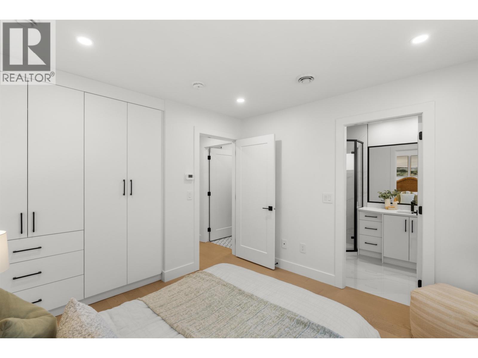 4810 42A Avenue, Delta, BC - Indoor