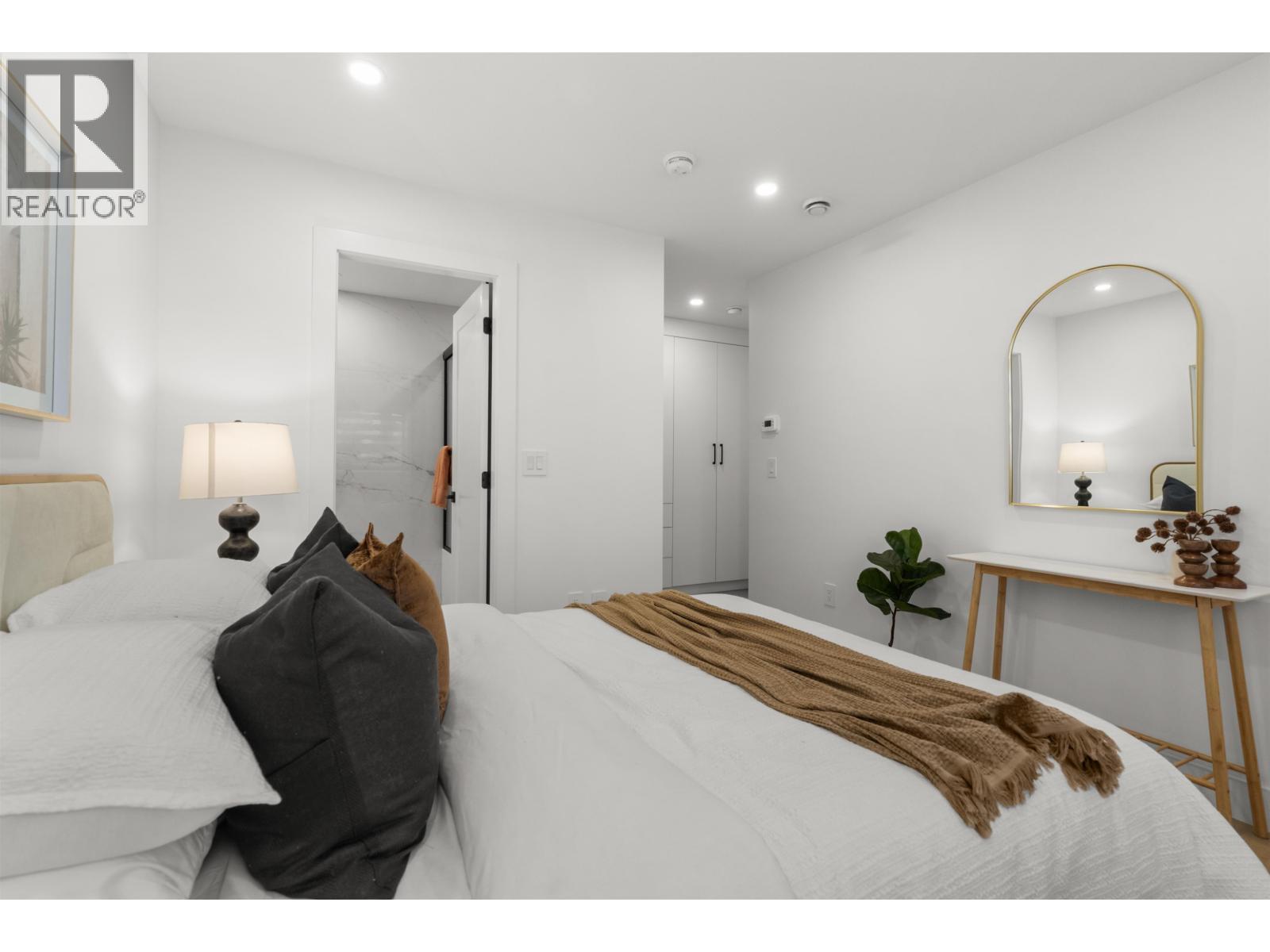 4810 42A Avenue, Delta, BC - Indoor Photo Showing Bedroom