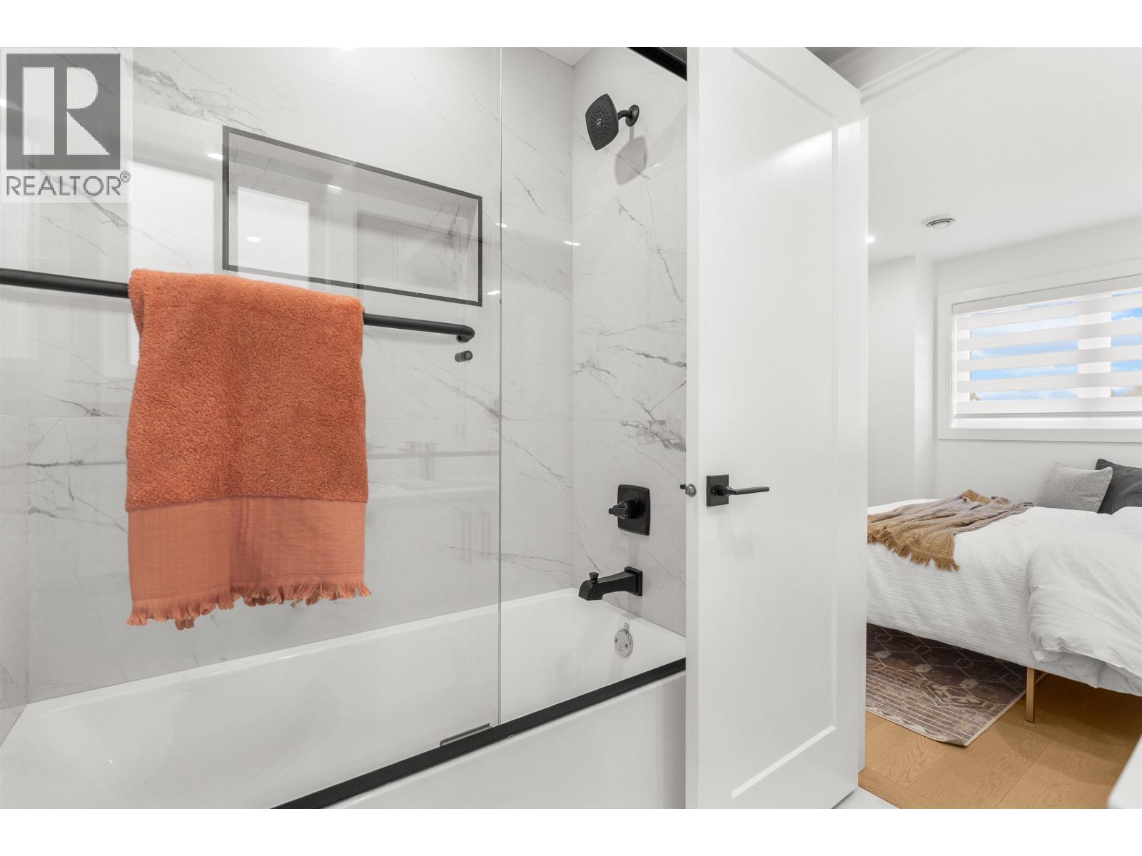 4810 42A Avenue, Delta, BC - Indoor Photo Showing Bathroom