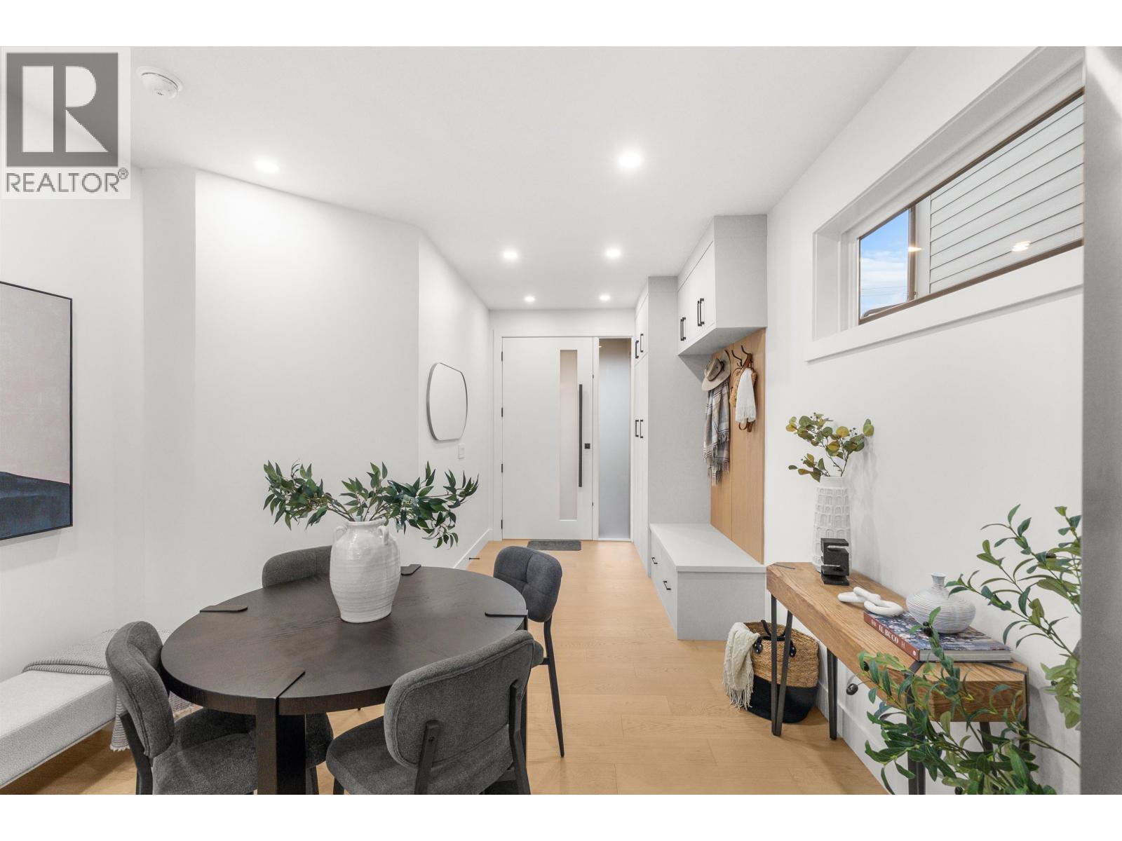 4810 42A Avenue, Delta, BC - Indoor Photo Showing Dining Room