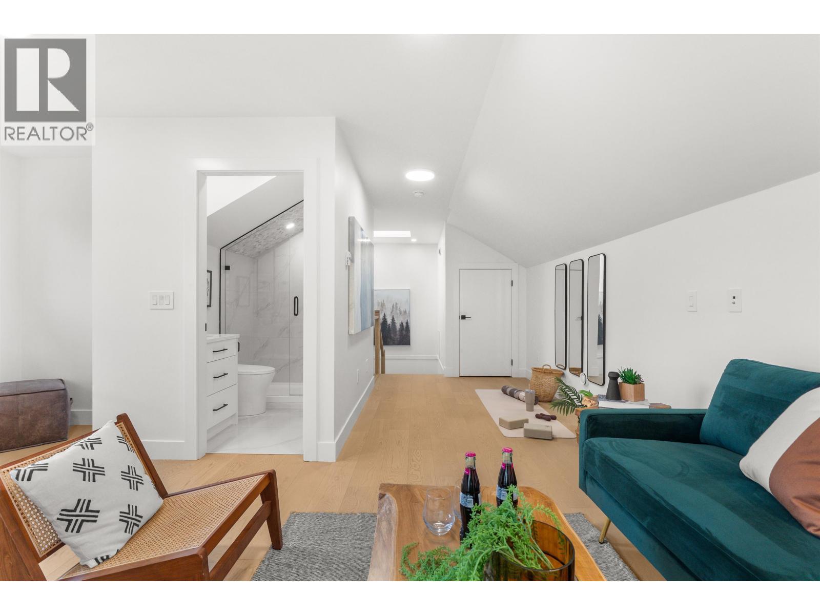 4810 42A Avenue, Delta, BC - Indoor