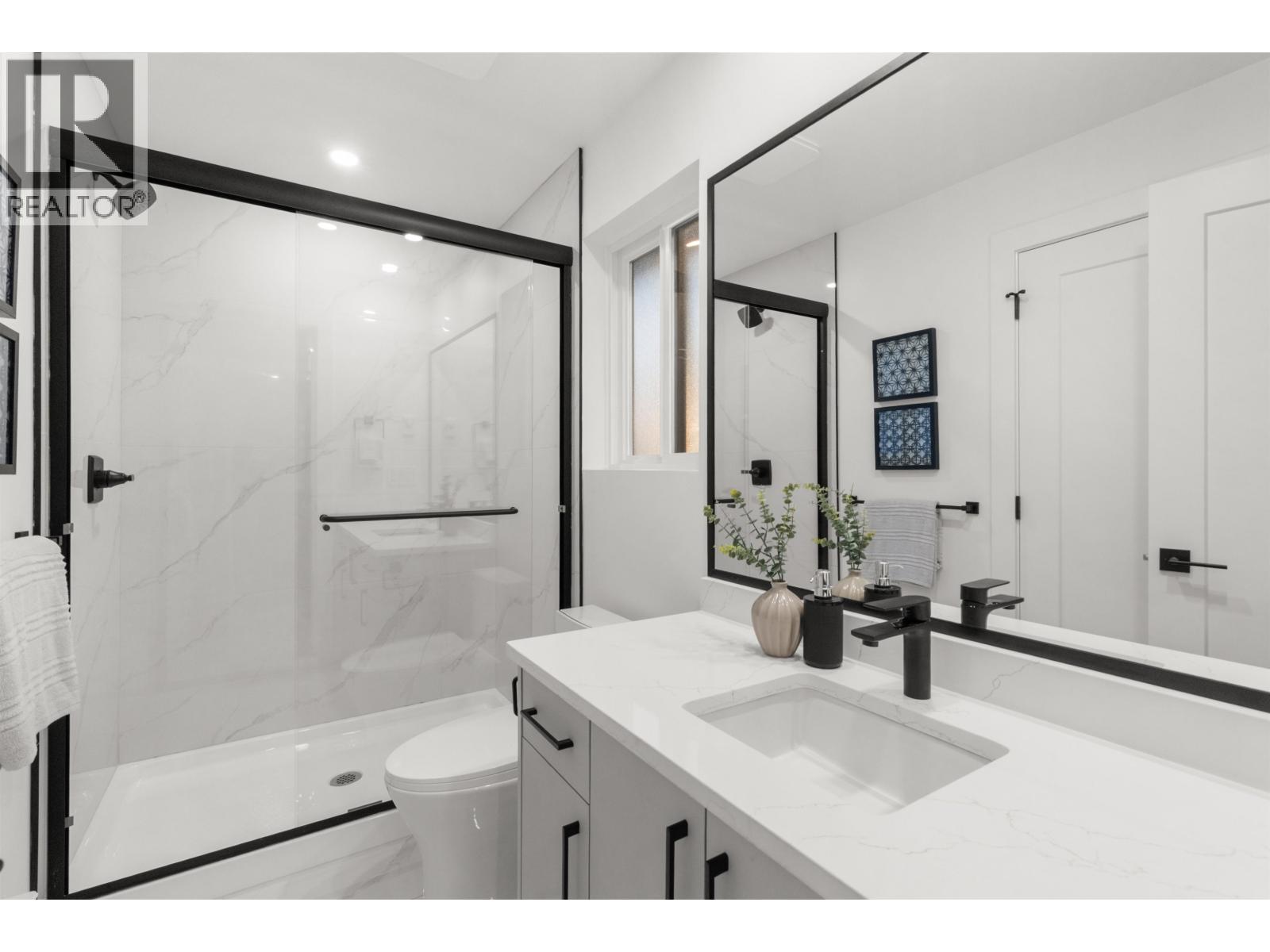 4810 42A Avenue, Delta, BC - Indoor Photo Showing Bathroom