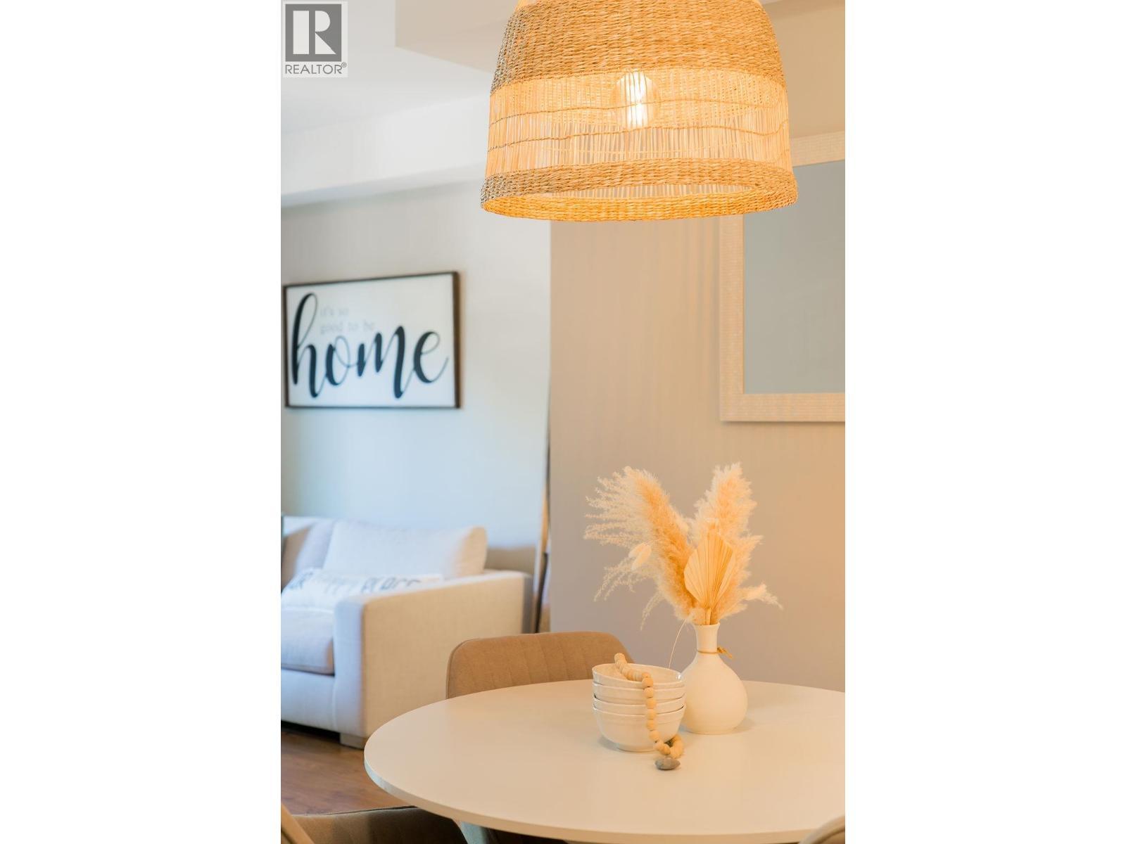 222 12460 191 Street, Pitt Meadows, BC - Indoor Photo Showing Dining Room