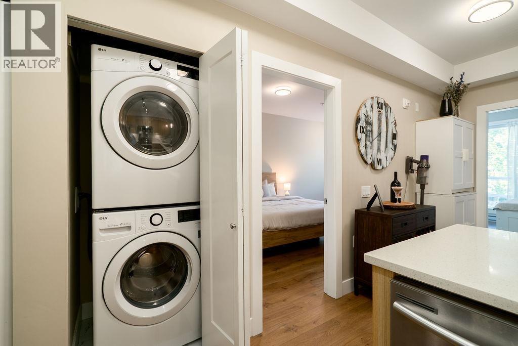 222 12460 191 Street, Pitt Meadows, BC - Indoor Photo Showing Laundry Room