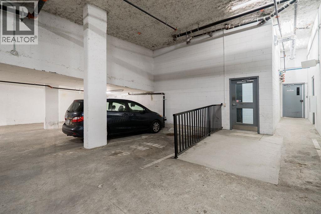 222 12460 191 Street, Pitt Meadows, BC - Indoor Photo Showing Garage