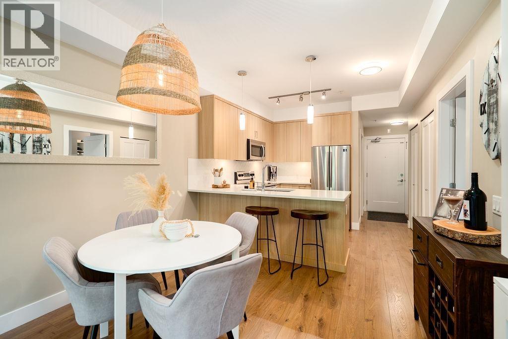 222 12460 191 Street, Pitt Meadows, BC - Indoor Photo Showing Dining Room