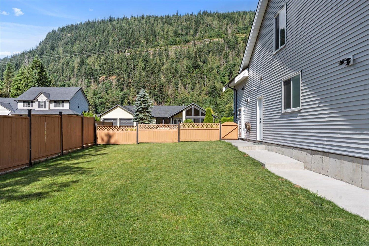 835 Myng Crescent|Harrison Hot Springs, Harrison Hot Springs, BC - Outdoor